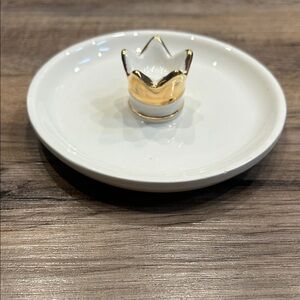 Chic White and Gold Crown Jewelry Dish